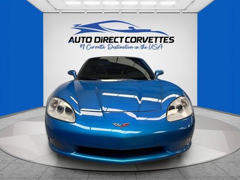 Used 2011 Chevrolet Corvette Coupe w/ 1LT RWD image 2