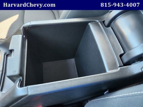 Used 2023 GMC Acadia SLE image 11