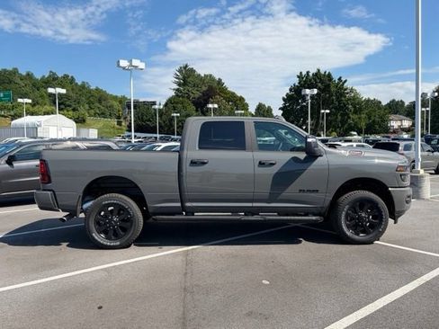 New 2026 RAM 2500 Big Horn AWD/4WD image 8