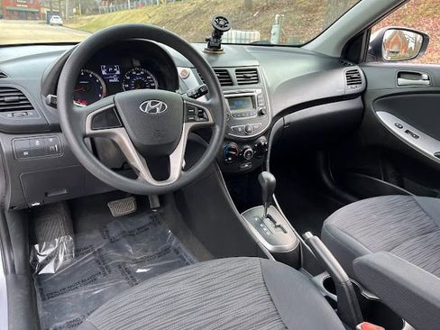 Used 2017 Hyundai Accent SE image 10