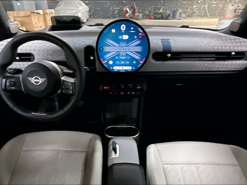 Certified 2025 MINI Cooper S image 17