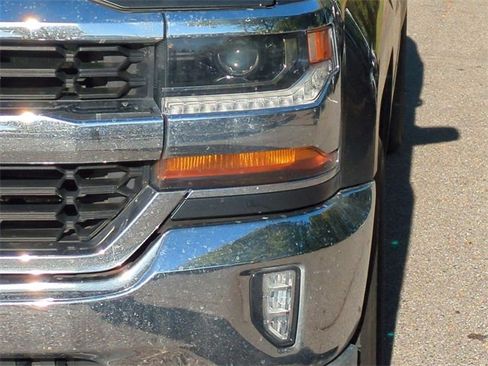 Used 2019 Chevrolet Silverado 1500 LT w/ All Star Edition image 9