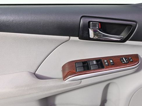 Used 2012 Toyota Camry XLE image 22