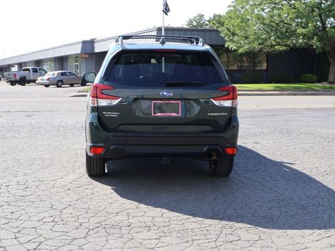 Certified 2022 Subaru Forester Premium AWD/4WD image 8