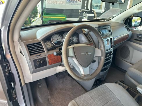 Used 2009 Chrysler Town & Country LX w/ PWR Convenience Group image 28