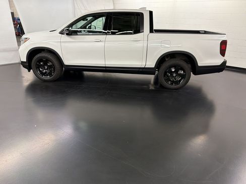 New 2026 Honda Ridgeline Black Edition image 2