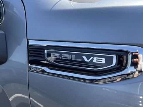 Used 2025 GMC Sierra 1500 SLT AWD/4WD image 3