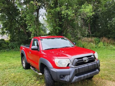 Used 2013 Toyota Tacoma 4x4 Regular Cab image 1