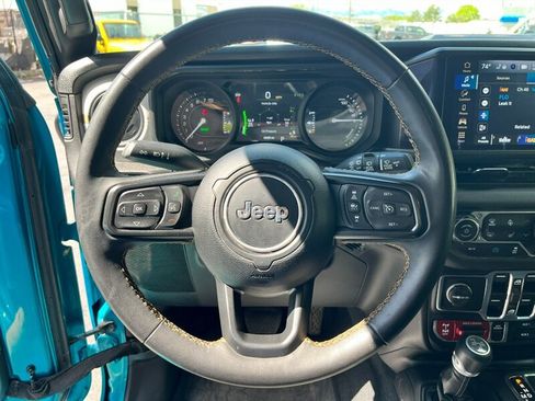 Used 2024 Jeep Wrangler Unlimited image 25