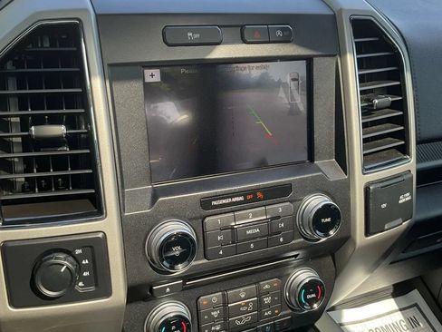 Used 2018 Ford F150 Lariat w/ Equipment Group 502A Luxury AWD/4WD image 49