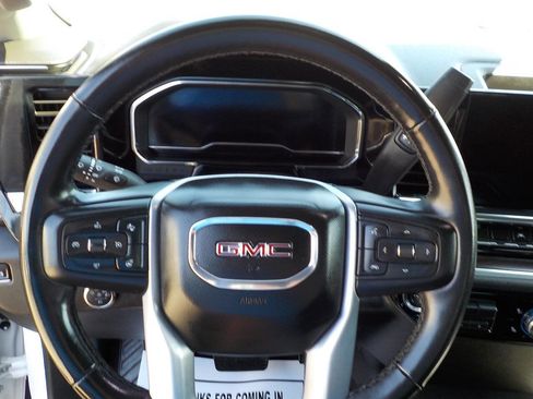 Used 2025 GMC Sierra 1500 SLT image 15