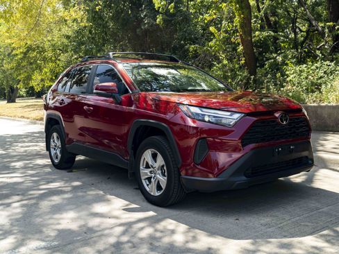Used 2024 Toyota RAV4 XLE w/ Convenience Package FWD image 2