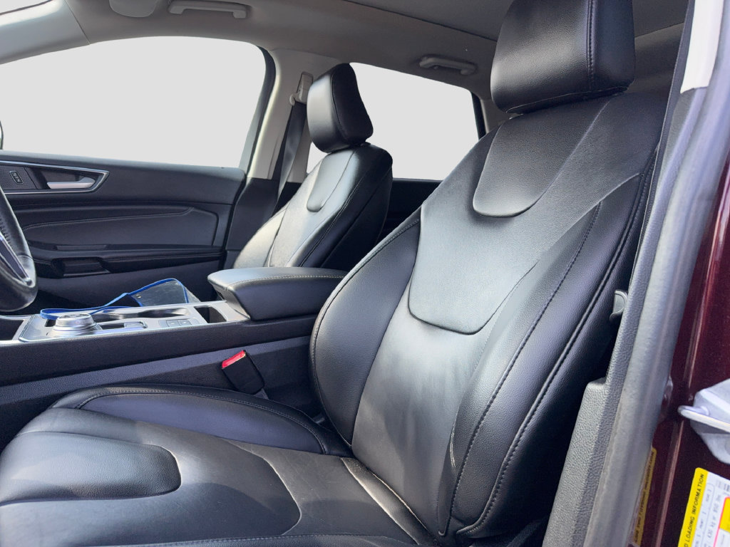 Used 2021 Ford Edge Titanium AWD/4WD image 11
