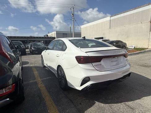 Used 2023 Kia Forte GT-Line w/ GT-Line Premium Package image 2