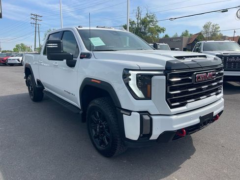 Used 2024 GMC Sierra 2500 AT4 w/ AT4 Premium Plus Package image 7