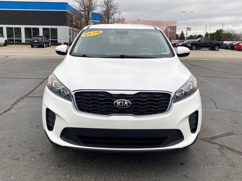 Used 2019 Kia Sorento LX image 2
