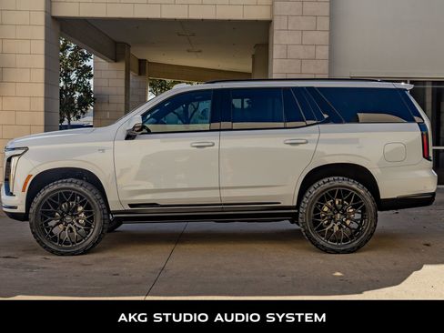 Used 2026 Cadillac Escalade Platinum Sport w/ LPO, ONYX Package image 6