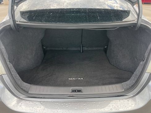 Used 2017 Nissan Sentra SV FWD image 32