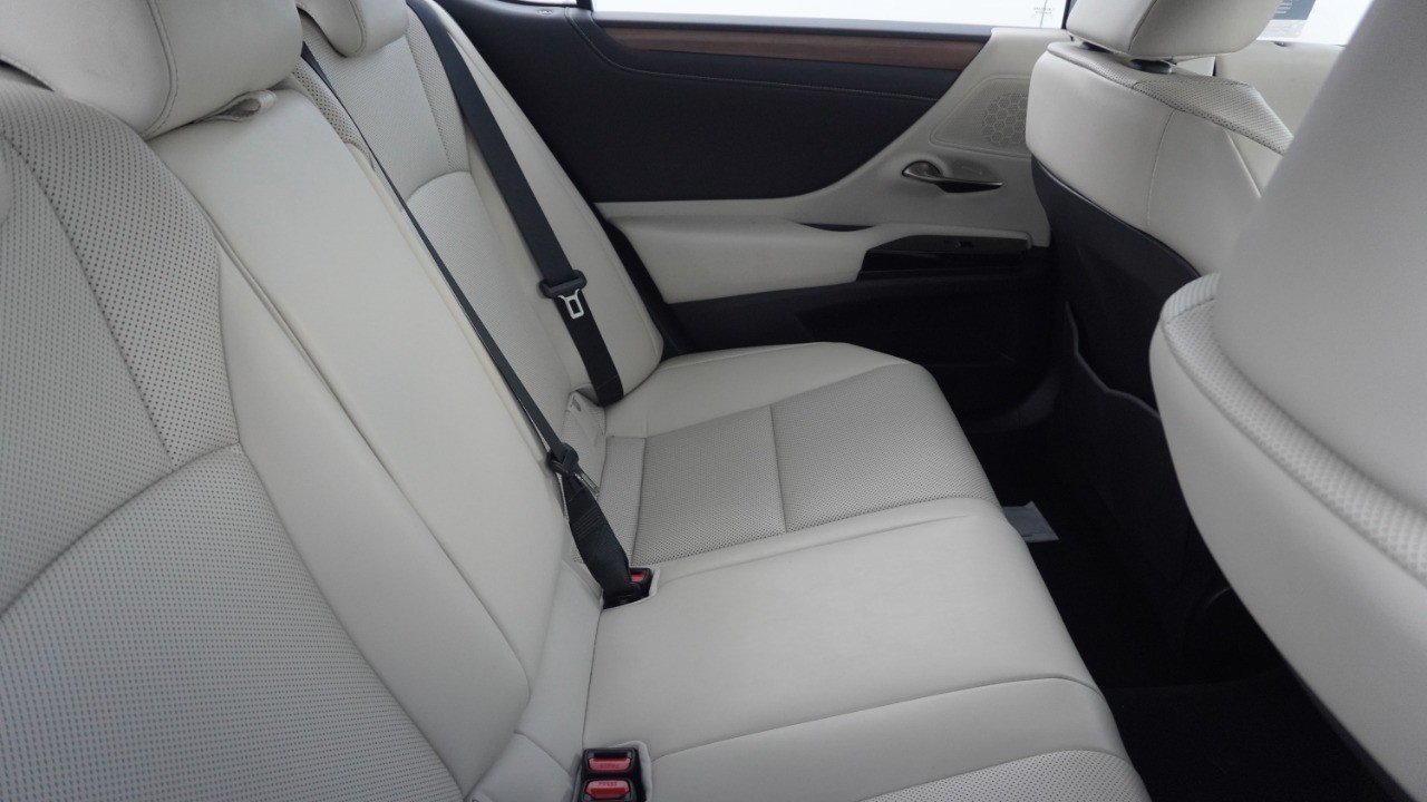 Certified 2025 Lexus ES 300h w/ Premium Package FWD image 12