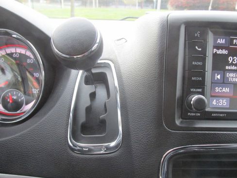 Used 2019 Dodge Grand Caravan GT FWD image 23