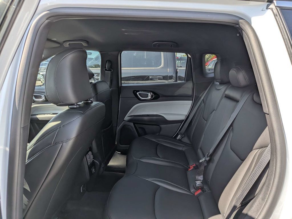New 2026 Jeep Compass Limited AWD/4WD image 14