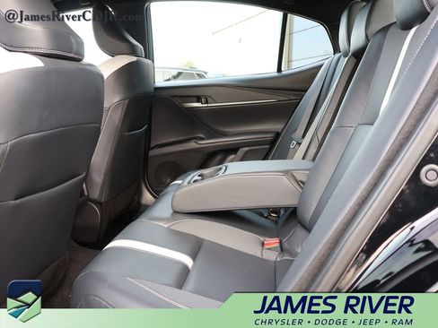 Used 2025 Toyota Camry SE image 17