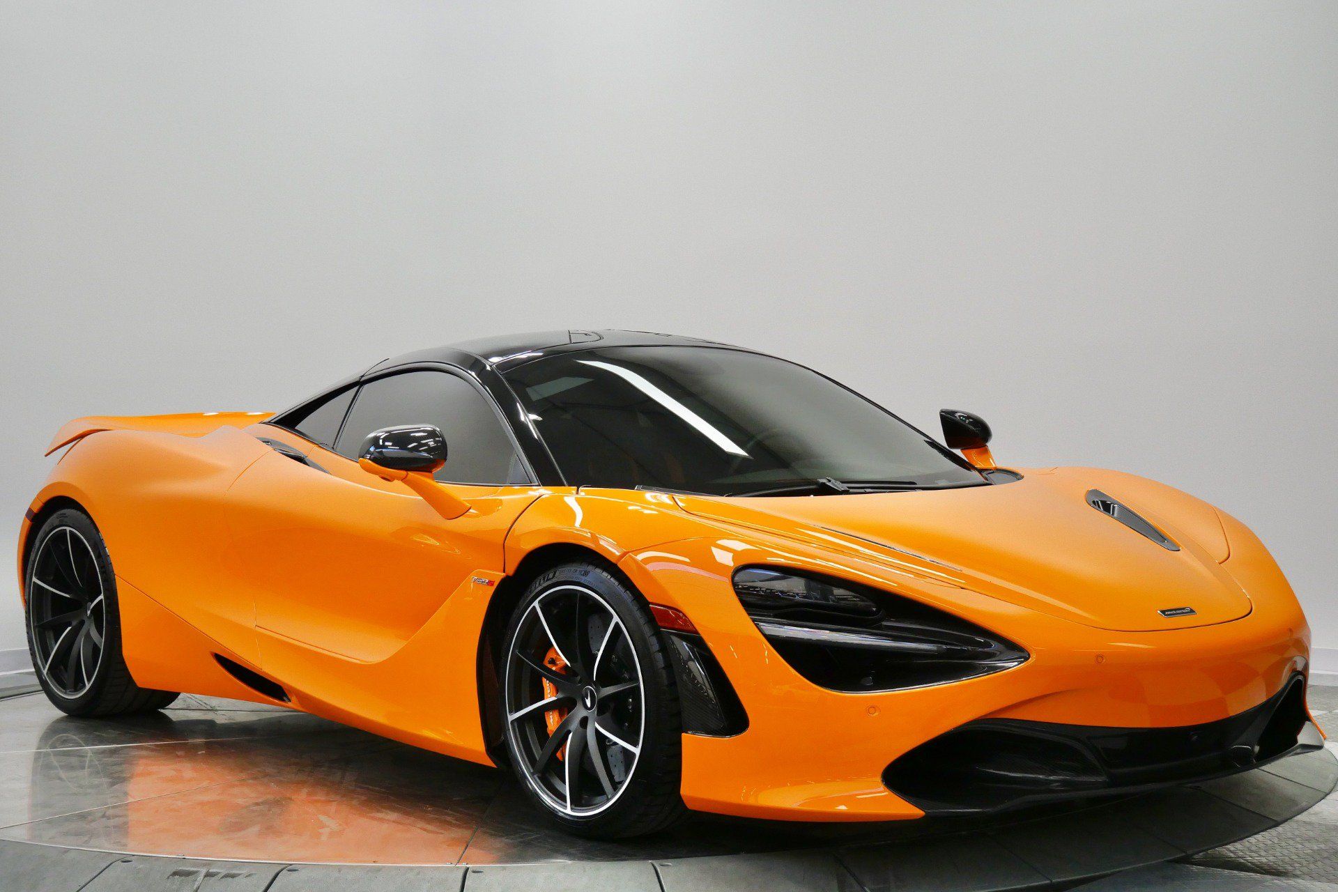 Used 2022 McLaren 720S Performance RWD image 3