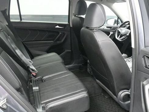 Used 2023 Volkswagen Tiguan SE AWD/4WD image 10