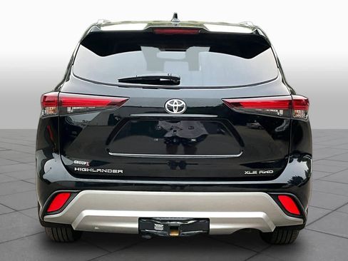 Certified 2024 Toyota Highlander XLE AWD/4WD image 5