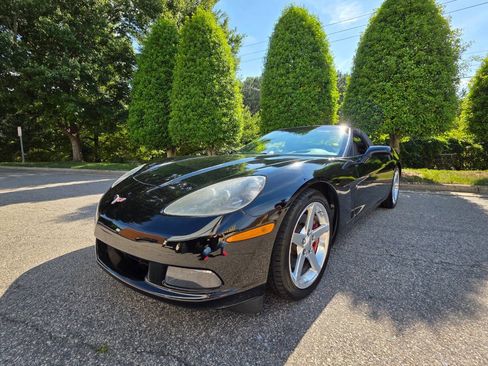 Used 2005 Chevrolet Corvette Coupe w/ Preferred Equipment Group RWD image 9