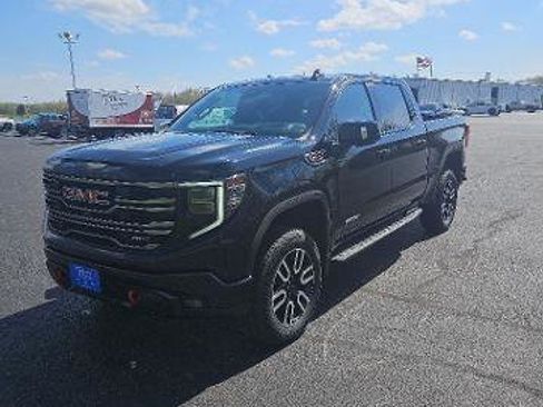 New 2026 GMC Sierra 1500 AT4 AWD/4WD image 2