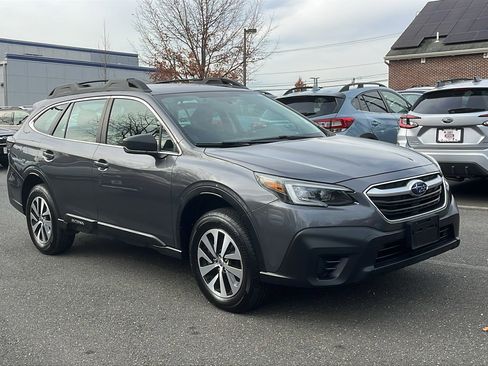 Used 2021 Subaru Outback 2.5i image 3