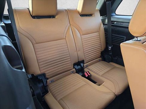 Used 2020 Land Rover Discovery HSE image 13
