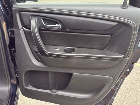 Used 2016 Chevrolet Traverse LT w/ Style and Technology Package FWD image 21