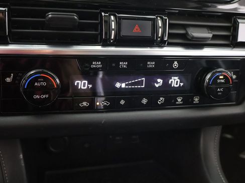 Used 2023 Nissan Pathfinder SL w/ SL Premium Package AWD/4WD image 56