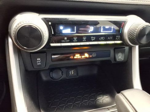 Used 2024 Toyota RAV4 LE FWD image 21