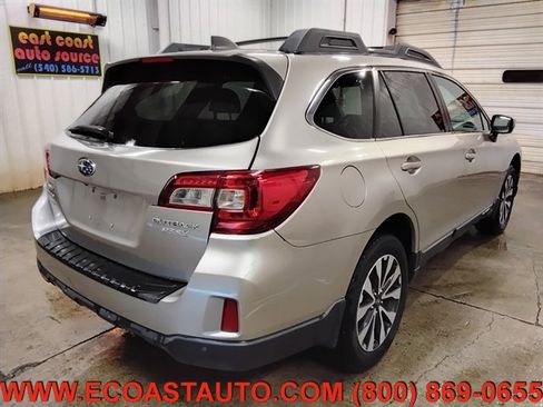 Used 2017 Subaru Outback 2.5i Limited AWD/4WD image 3