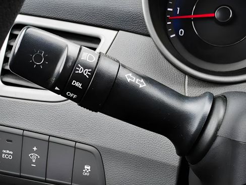 Used 2016 Hyundai Elantra SE FWD image 20