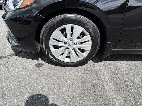 Certified 2022 Nissan Sentra S w/ Electronics Package FWD image 9