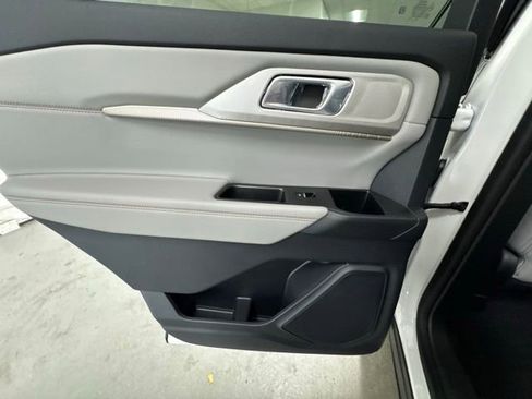New 2026 Ford Explorer Active w/ Active Comfort Package image 10