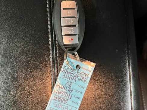 Used 2025 Nissan Altima 2.5 SV FWD image 48