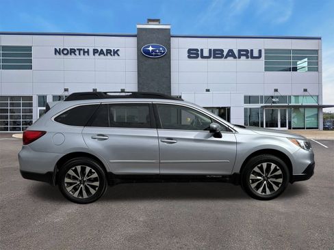 Used 2015 Subaru Outback 2.5i Limited image 2
