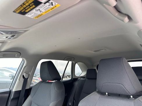 Used 2022 Toyota RAV4 LE w/ Carpet Mat Package (TMS) AWD/4WD image 19