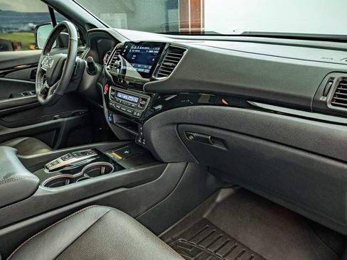 Used 2024 Honda Passport Black Edition image 37