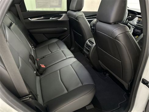 Used 2022 Cadillac XT5 Premium Luxury image 17