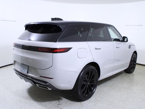 New 2026 Land Rover Range Rover Sport Dynamic SE AWD/4WD image 7