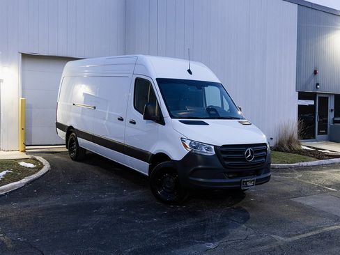Used 2025 Mercedes-Benz Sprinter 3500 image 1