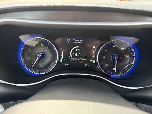 New 2026 Chrysler Pacifica Select image 23