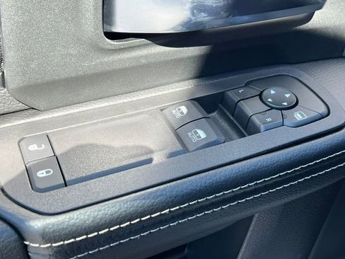 New 2026 RAM 5500 4x4 Regular Cab image 27