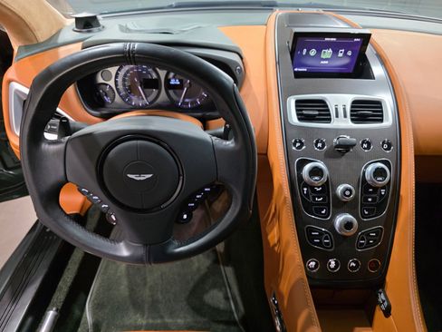 Used 2016 Aston Martin Vanquish RWD image 10